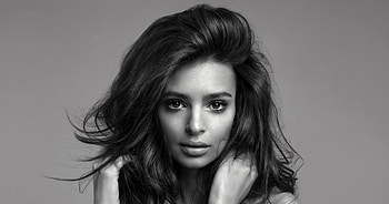 Emily Ratajkowski, stare, monochrome HD wallpaper