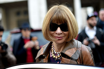 Anna Wintour, Fashion employees fired, Fortune article, Workplace changes HD wallpaper