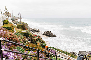 Your go-to guide, Explore Laguna Beach, Discover hidden gems, Plan your perfect trip HD wallpaper