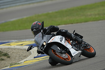 KTM RC, First ride review, Visordown HD wallpaper