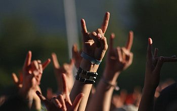 feel the love, music, symbol, love, concert, metal, people, gesture, rock HD wallpaper