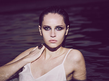 Felicity Jones, felicity-jones, celebrities, girls HD wallpaper