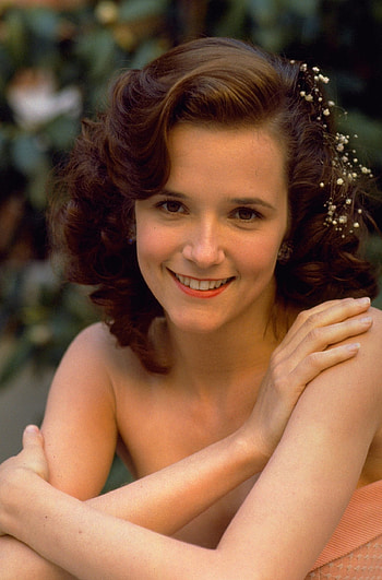 Lea Thompson movies, Appreciate Lea Thompson, Staying hot HD phone wallpaper