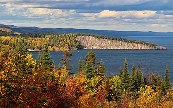 Top of Palisade Head, North Shore, Minnesota, coast, clouds, trees, autumn, sky, rocks, usa HD wallpaper