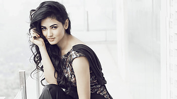 Sonal Chauhan Indian Celebrity, sonal-chauhan, indian-celebrities, girls, desi-girls HD wallpaper