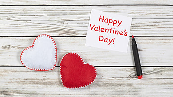 Happy Valentine's Day, Heartwarming , Wooden background, Love-filled atmosphere HD wallpaper