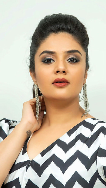 Sreemukhi, telugu actress, anchor HD phone wallpaper