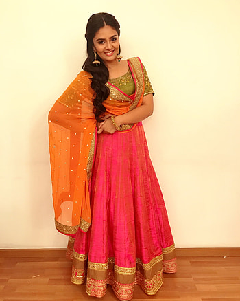 Sreemukhi, sari, face HD phone wallpaper