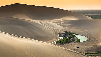 Crescent Lake near Dunhuang, Gansu Province, China, pagoda, nature, desert HD wallpaper