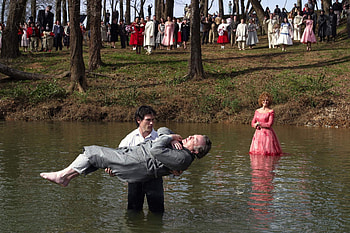Big Fish review, Captivating storytelling, Emotional journey, Quirky characters HD wallpaper