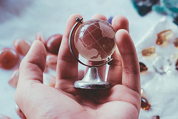 Hand, Miscellanea, Miscellaneous, Glass, Souvenir, Globe HD wallpaper