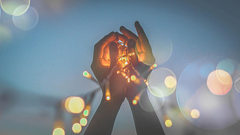 Holidays, Lights, Glare, Holiday, Hands, Garland, Garlands HD wallpaper
