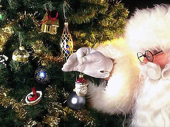 Santa-adding-his-special-touch, holidays, xmas, christmas, santa HD wallpaper