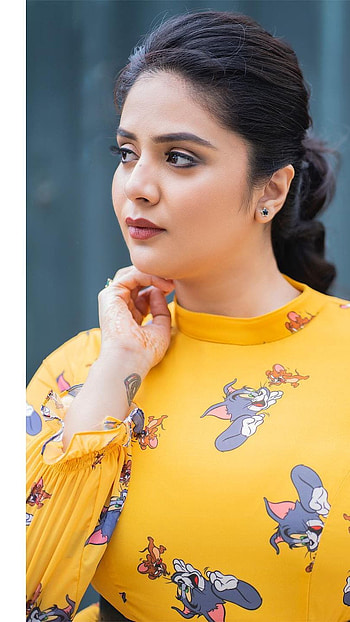 Sreemukhi, telugu actress, anchor HD phone wallpaper