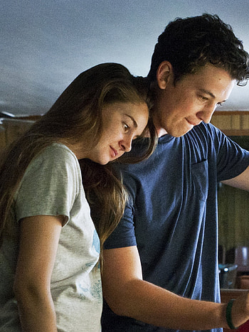 The Spectacular Now movie, A good girl and a lost boy HD phone wallpaper