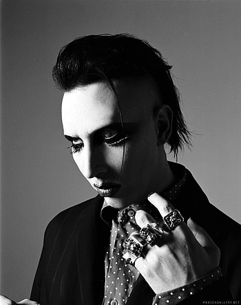 Marilyn Manson, Captivating , Enigmatic musician, Artistic presence HD phone wallpaper