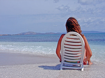 Lazy day, relaxing, chair, sea, sand, graphy, beautiful, beach, woman, background, shore, day, lazy, waves, abstract, water HD wallpaper