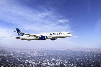 United Airlines, Transatlantic carrier, Airline expansion, Market dominance HD wallpaper
