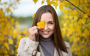 Autumn Joy, leaves, girl, brunette, smile, autumn HD wallpaper