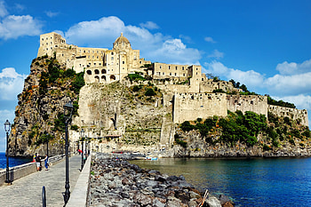 Aragonese Castle, Italy, medieval, italy, castle, lake HD wallpaper