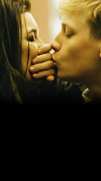 Mommy (2022) movie HD phone wallpaper
