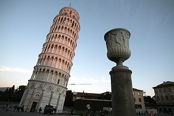 Leaning Tower of Pisa, Urban legend debunked, Famous landmark, Myth-busting HD wallpaper