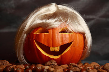 Jane o lantern, halloween, blond wig, face, nuts, carved puimpkin HD wallpaper