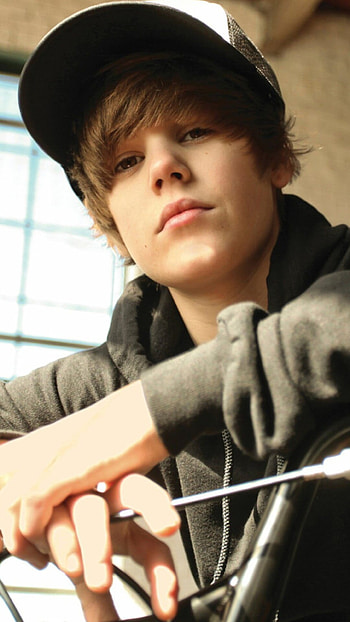 6 Plus , Bieber's allure, Stylish ry, Crisp visuals HD phone wallpaper