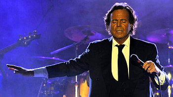 Julio Iglesias, Spanish singer, , stunning visuals HD wallpaper