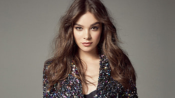 Hailee Steinfeld, long hair, actress, confident HD wallpaper