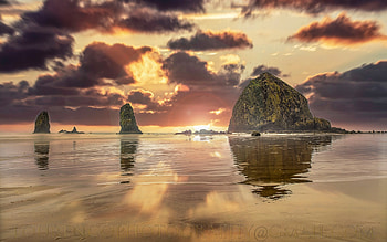Oregon Coast of the USA, USA, cliffs, ocean, beach, clouds HD wallpaper