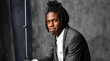 Daniel Caesar, Diverse music style, International influence, Smooth rhythms HD wallpaper