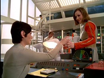 ZIENIA MERTON & SUZANNE ROQUETTE, action, tvshow, entertainment, usa HD wallpaper