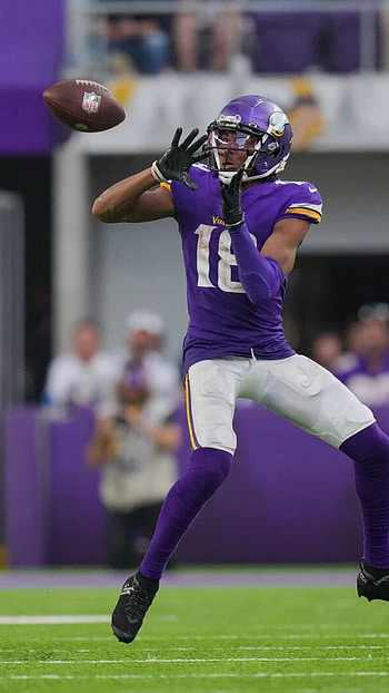 Justin Jefferson, Jumping, Action HD phone wallpaper