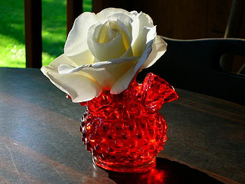 Little things mean a lot, rose, table, white, container, single, red glass, cut HD wallpaper