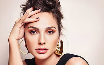 Gal Gadot, portrait, Israeli actress, makeup, hoot, black dress, Hollywood star, popular actresses HD wallpaper