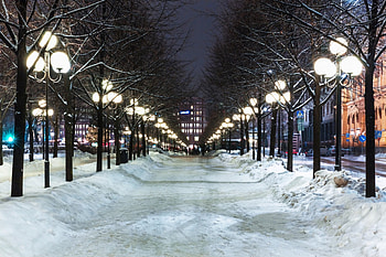 Winter Town, winter, city, cars, post, town, lamps, street lights, signs, buildings, snow, lights, trees, road, sky, sweden, evening HD wallpaper