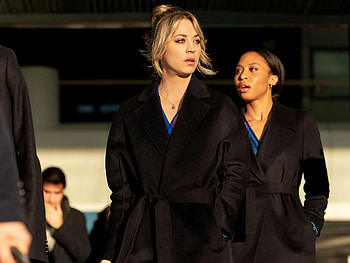 The Flight Attendant, Season 2 preview, Exciting updates, Can't wait HD wallpaper