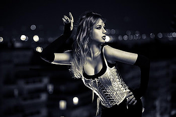 bright_toung_thing., night, lady, model, blonde HD wallpaper
