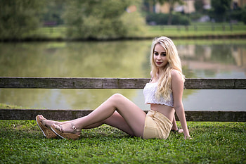 Summer Girl, outdoors, model, blonde, shorts HD wallpaper