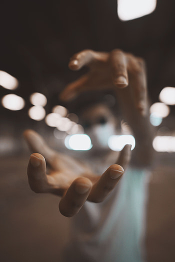 Glare, Miscellanea, Miscellaneous, Blur, Smooth, Hands, Illusion, Fingers HD phone wallpaper