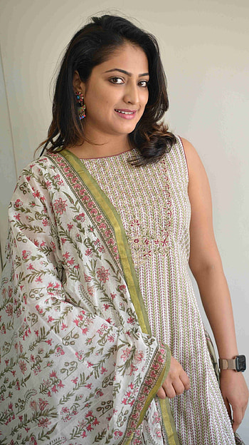 Haripriya, kannada actress, model, beautiful HD phone wallpaper