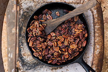 Pecans, Buttery cayenne, Recipe, Bon Apptit HD wallpaper