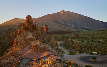 Top hiking trails, Outdoor activities, Nature exploration, Scenic adventures HD wallpaper
