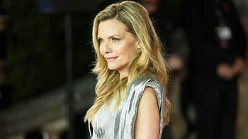 Michelle Pfeiffer, Top , Stunning backgrounds, Movie icon HD wallpaper