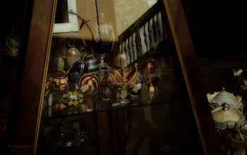Eggs in a window, window, faberge, eggs, reflections, old, venice, shop, glass HD wallpaper