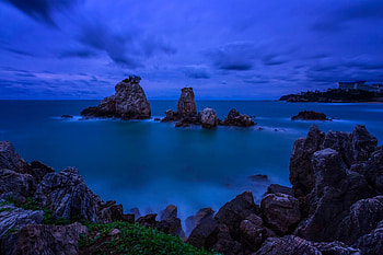 Night time Beauty, sea, night, rocks, beauty, clouds, nature, sky, evening, ocean HD wallpaper