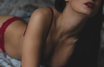 Red, lips, bed, woman HD wallpaper