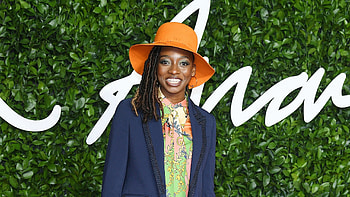 Little Simz red carpet star, Fashion icon, Trendsetter, Unique style HD wallpaper