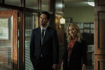 Lincoln Lawyer, Netflix series, Release time in different time zones HD wallpaper